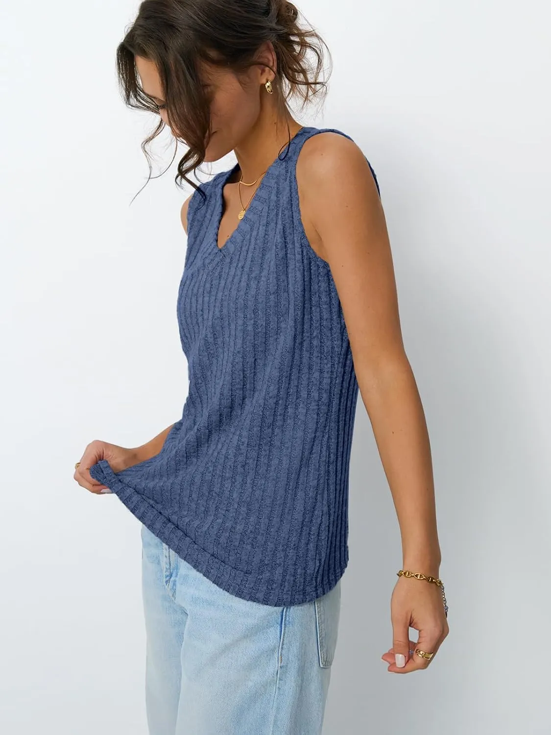 AUTOMET Womens Tank Tops Summer Sleeveless Shirts Spring 2025 V Neck Loose Fit Casual Clothes Trendy Fashion Outfits