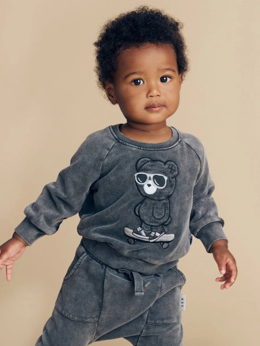 SKATER BEAR SWEATSHIRT